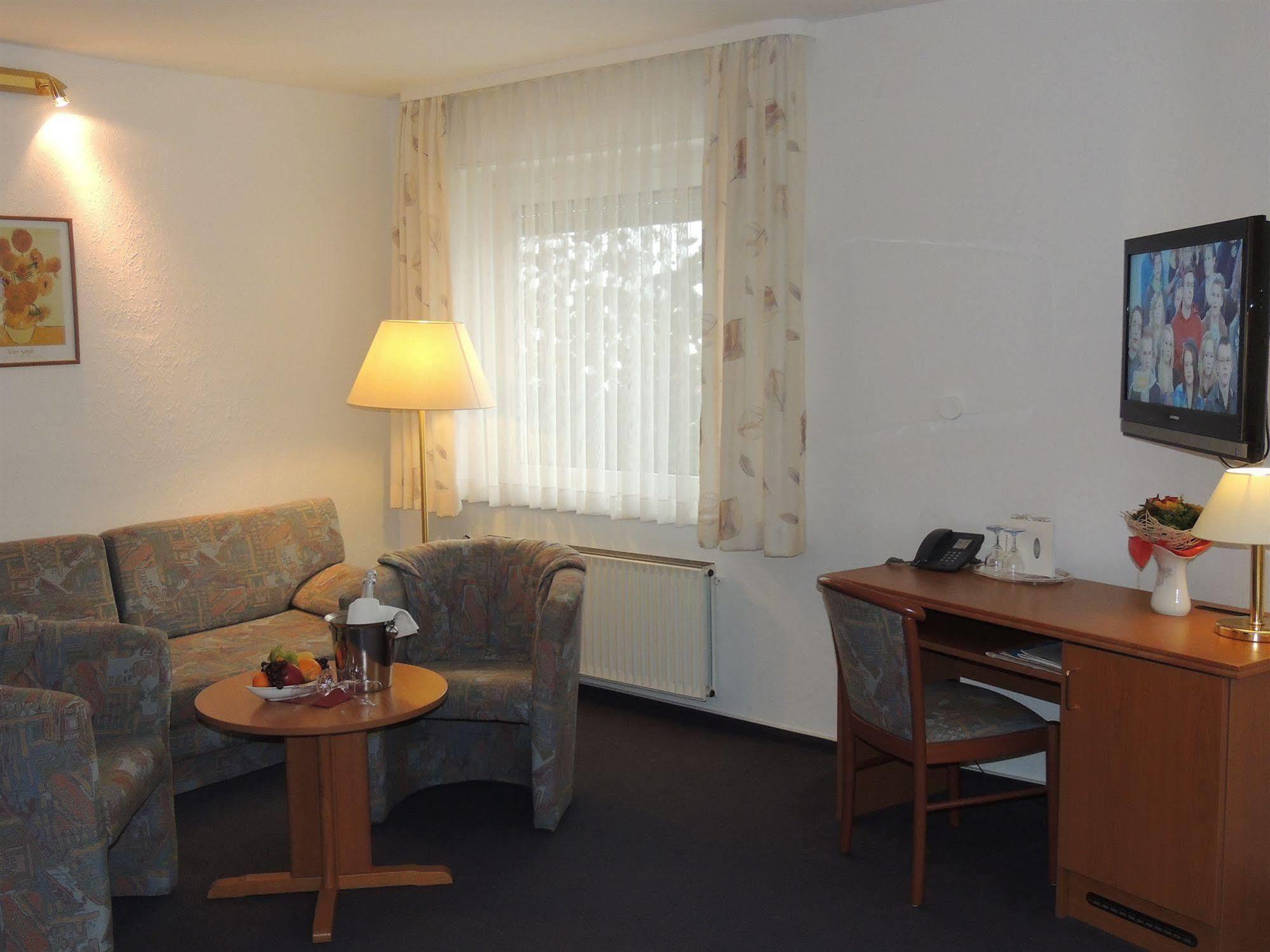 Hotel-Restaurant Zum Roeddenberg Osterode am Harz Екстериор снимка