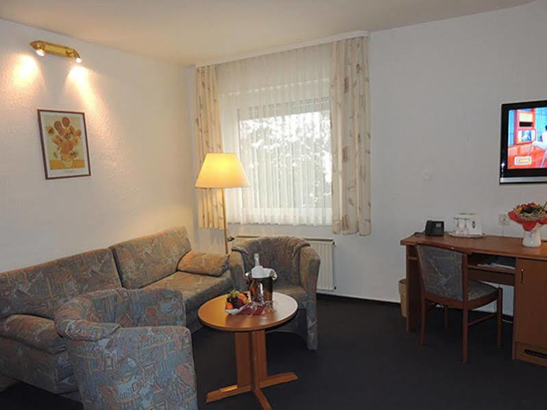 Hotel-Restaurant Zum Roeddenberg Osterode am Harz Екстериор снимка